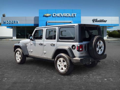 Used 2019 Jeep Wrangler Unlimited Sport S AWD/4WD image 3