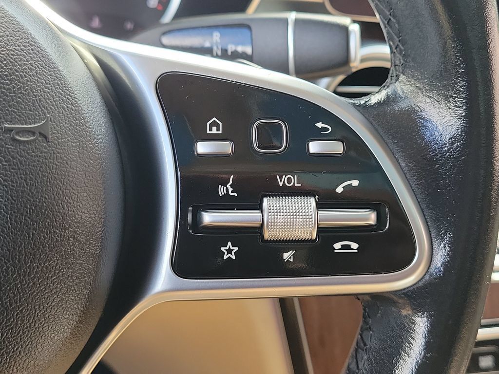 Used 2021 Mercedes-Benz GLC 300 w/ Premium Package image 10