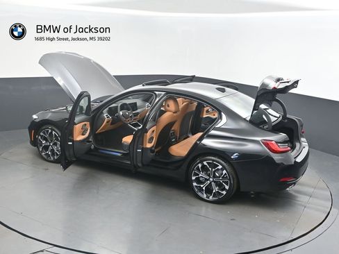 New 2026 BMW 330i Sedan w/ Convenience Package RWD image 2