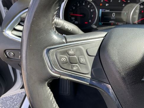 Used 2018 Chevrolet Malibu LT image 11