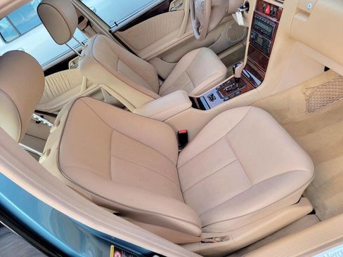 Used 2001 Mercedes-Benz E 320 Sedan image 20