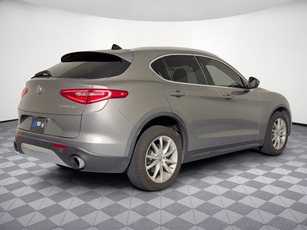 Used 2018 Alfa Romeo Stelvio Ti AWD/4WD image 9