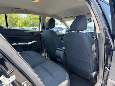 Used 2025 Nissan Altima 2.5 SV FWD image 27