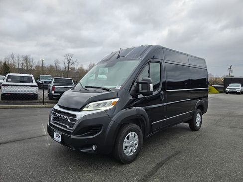 New 2025 RAM ProMaster 1500 w/ Quick Order Package 22G SLT image 8