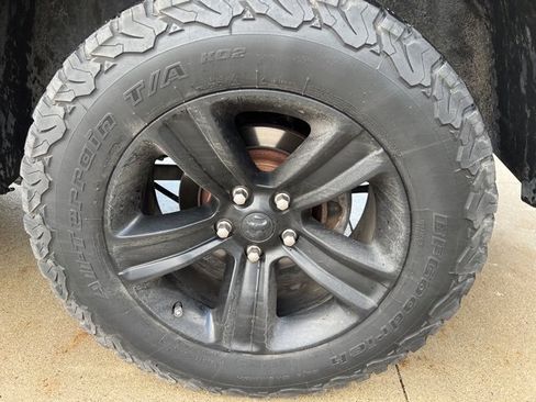 Used 2017 RAM 1500 Sport w/ Black Ram 1500 Sport Group image 9