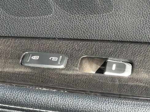 Used 2017 Kia Sorento FWD image 32