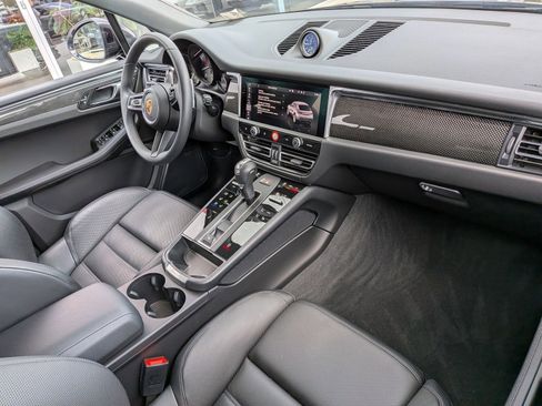 Used 2025 Porsche Macan AWD/4WD image 26