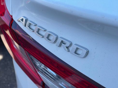 Used 2022 Honda Accord Touring image 9