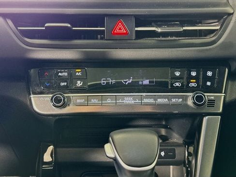 Used 2024 Kia Seltos EX AWD/4WD image 16
