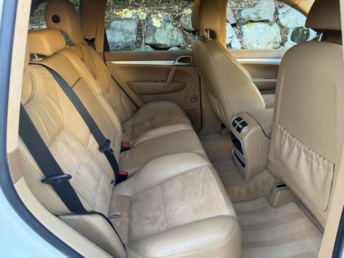 Used 2008 Porsche Cayenne GTS image 27
