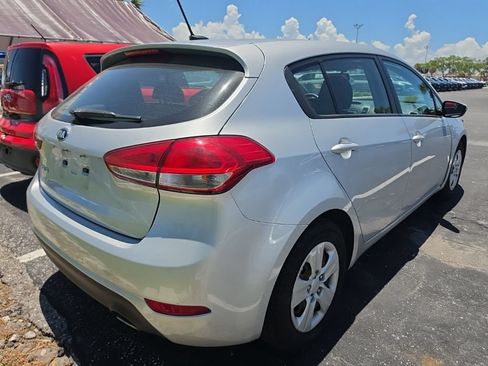 Used 2017 Kia Forte LX FWD image 15