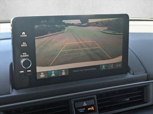 Used 2024 Honda Pilot EX-L image 13