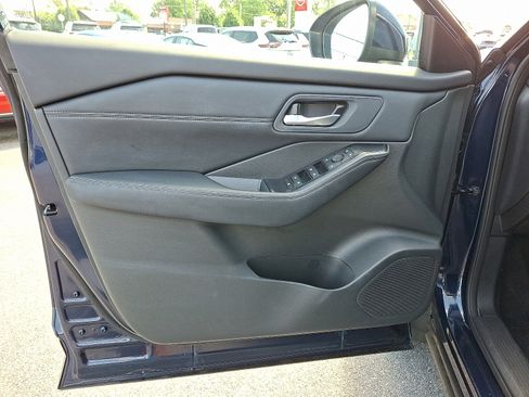 Certified 2024 Nissan Rogue SV w/ SV Premium Package AWD/4WD image 15