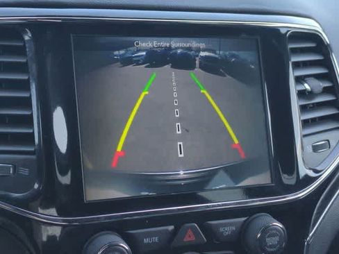 Used 2019 Jeep Grand Cherokee Limited w/ Luxury Group II AWD/4WD image 31