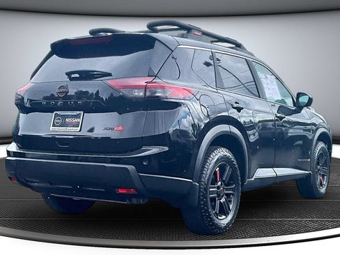 Used 2025 Nissan Rogue SV AWD/4WD image 6