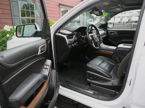 Used 2020 GMC Yukon Denali w/ Denali Ultimate Package AWD/4WD image 8