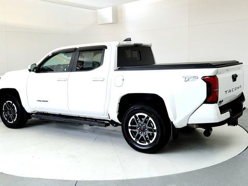 Used 2024 Toyota Tacoma TRD Sport w/ TRD Sport Premium Package AWD/4WD image 4