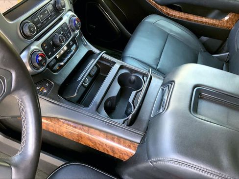 Used 2015 Chevrolet Tahoe LTZ RWD image 14