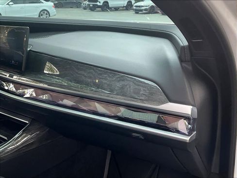 Used 2024 BMW i7 xDrive60 image 18