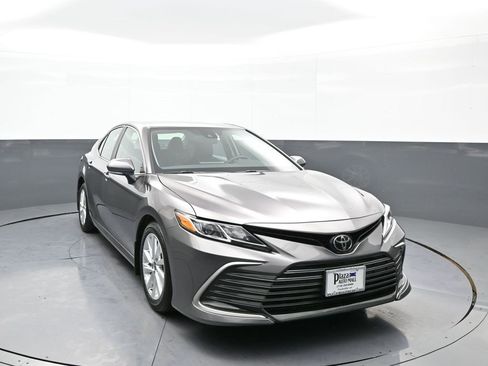 Certified 2023 Toyota Camry LE image 3