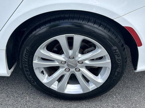 Used 2015 Chrysler 200 Limited w/ Convenience Group FWD image 13