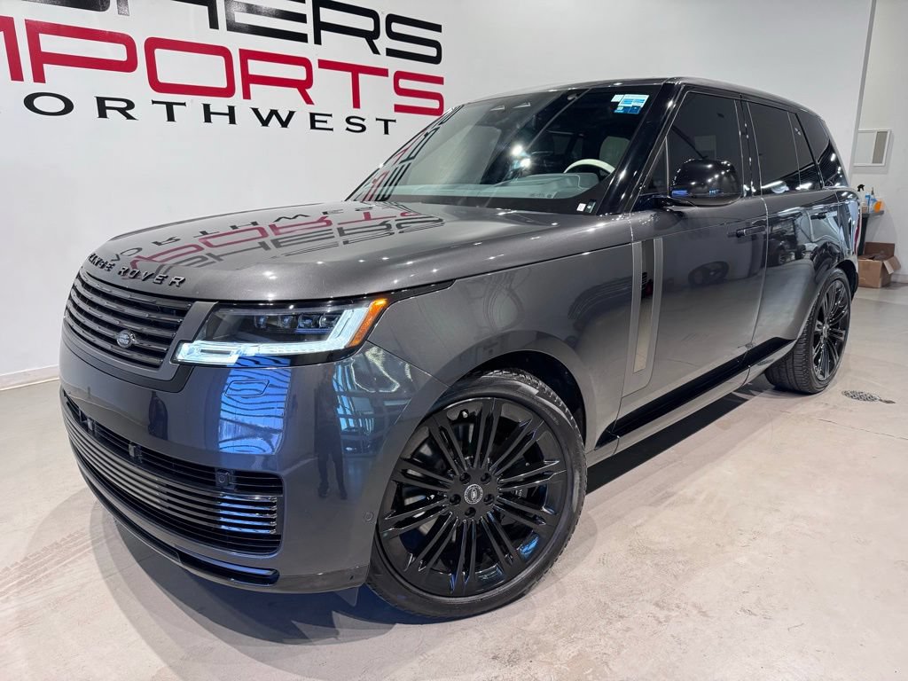 Used 2024 Land Rover Range Rover SV AWD/4WD image 2
