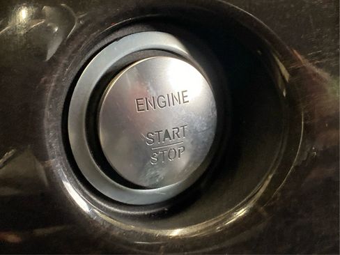 Used 2016 Mercedes-Benz S 550 4MATIC Sedan image 39