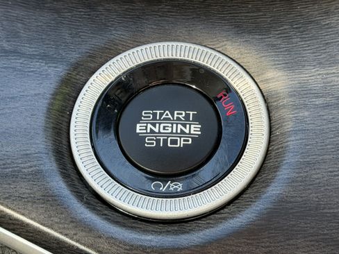 Certified 2023 Jeep Grand Cherokee Limited w/ Luxury Tech Group II RWD image 29
