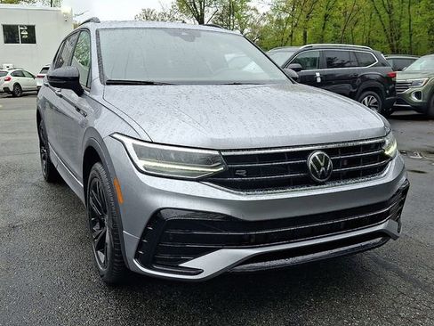 Certified 2024 Volkswagen Tiguan SE R-Line AWD/4WD image 2