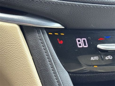 Used 2018 Cadillac XT5 Luxury image 22