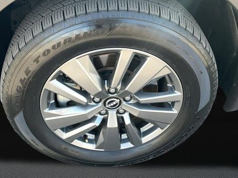 Used 2024 Nissan Pathfinder SV image 10