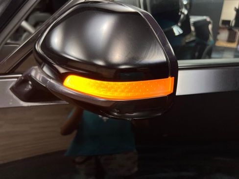 Used 2022 Rivian R1T Adventure image 28