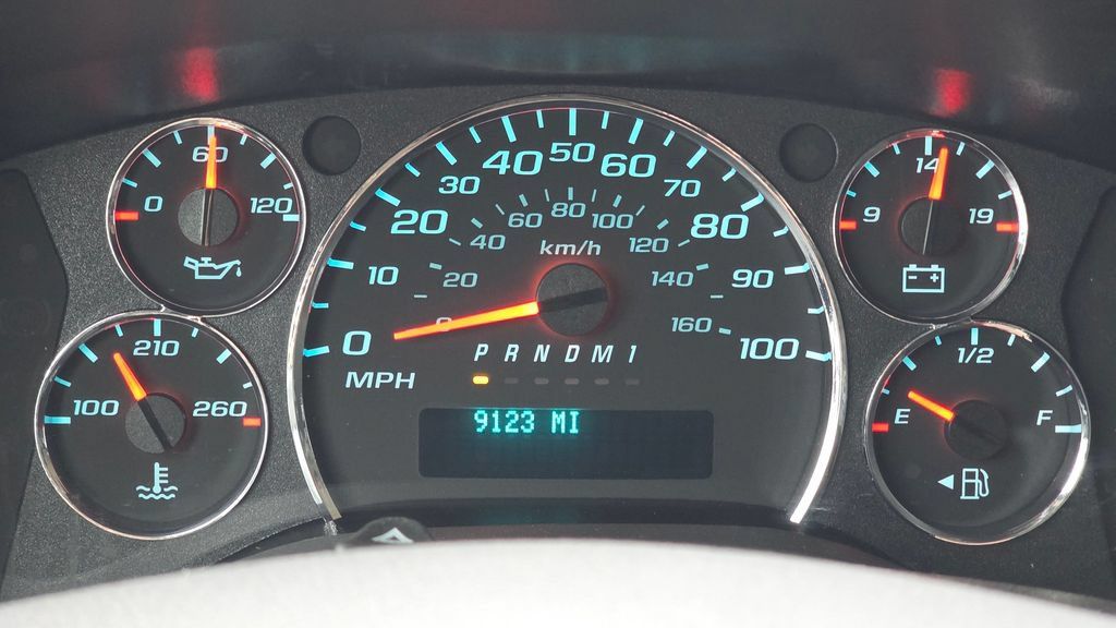 Used 2024 Chevrolet Express 2500 w/ Driver Convenience Package RWD image 24