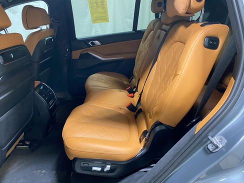 Used 2024 BMW X7 xDrive40i w/ Executive Package image 16