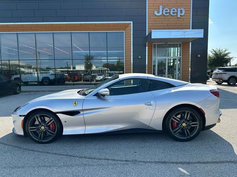 Used 2022 Ferrari Portofino M RWD image 9