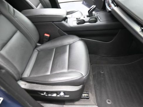 Used 2025 Cadillac XT4 Premium Luxury image 26