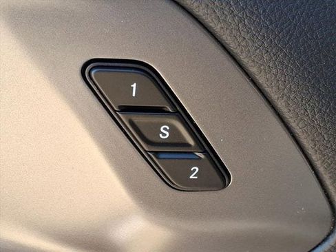 New 2026 Chrysler Pacifica Select w/ S Appearance Package image 9