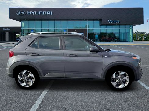 New 2026 Hyundai Venue SEL FWD image 9