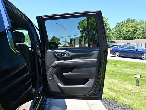 Used 2024 GMC Yukon XL SLT w/ SLT Premium Package AWD/4WD image 20
