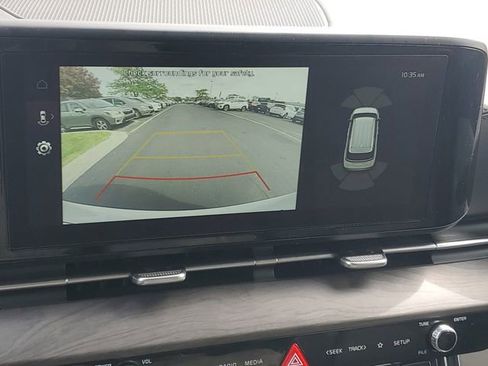Used 2024 Kia Carnival EX FWD image 28
