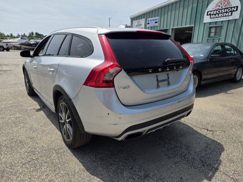 Used 2015 Volvo V60 T5 Cross Country w/ Climate Package AWD/4WD image 13