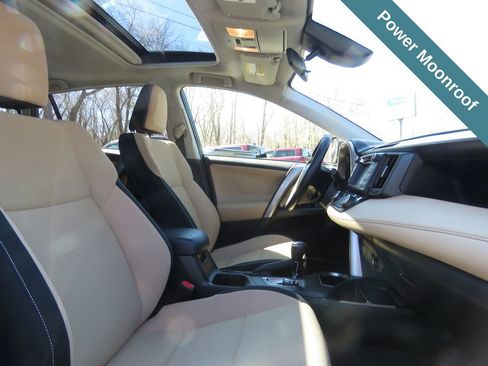 Used 2017 Toyota RAV4 XLE w/ Carpet Mat Package AWD/4WD image 13