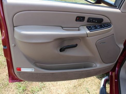Used 2004 Chevrolet Silverado 2500 LT AWD/4WD image 31