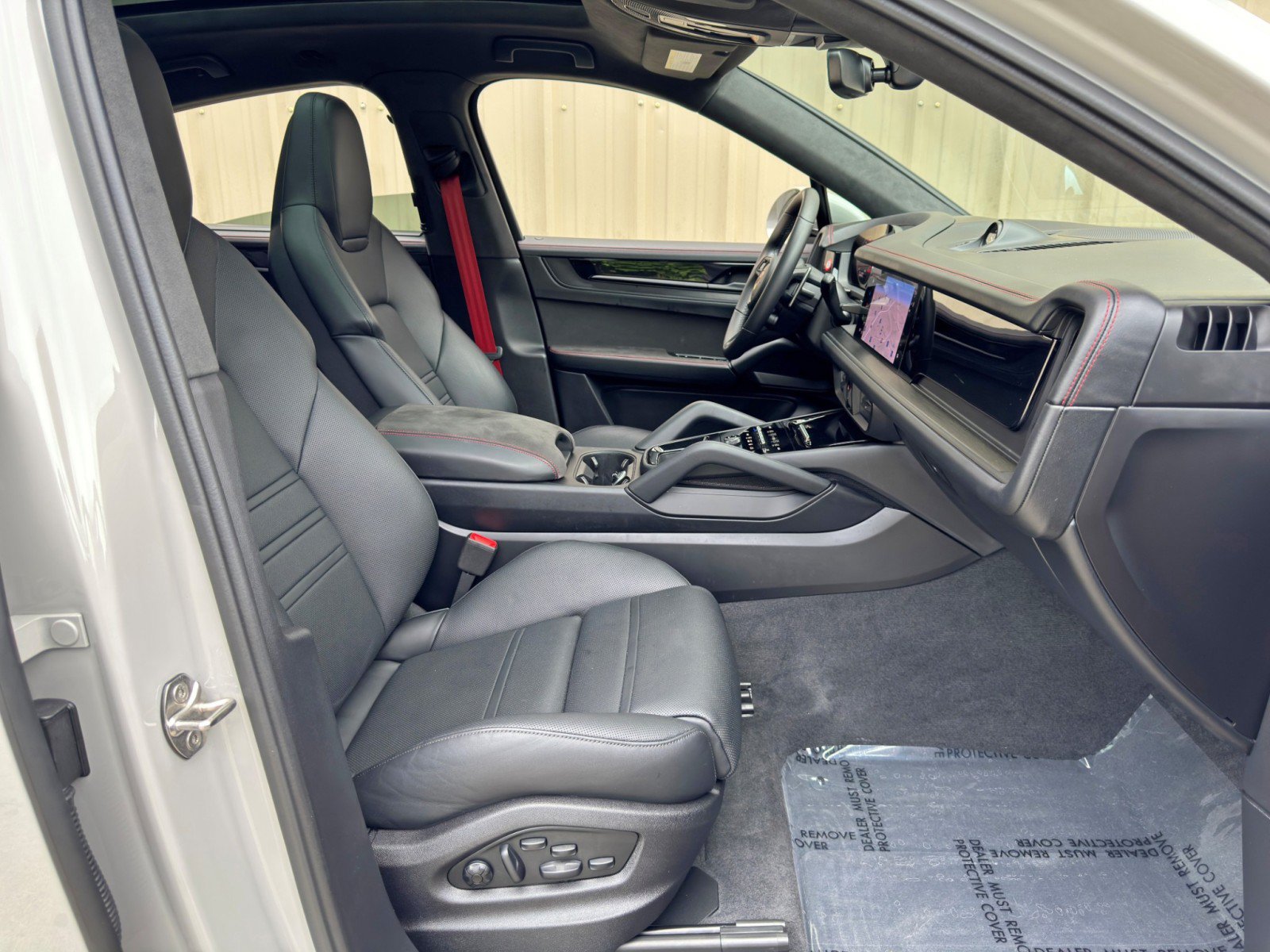Used 2026 Porsche Cayenne GTS AWD/4WD image 16