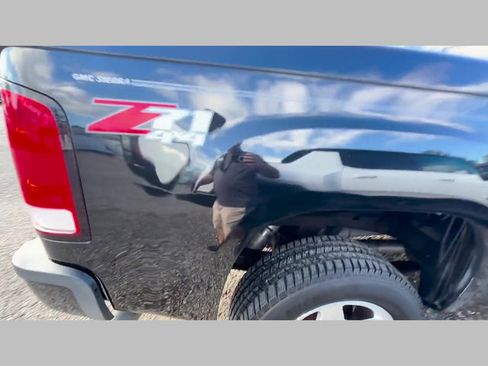 Used 2013 GMC Sierra 2500 Denali w/ Suspension Package, Off-Road image 23