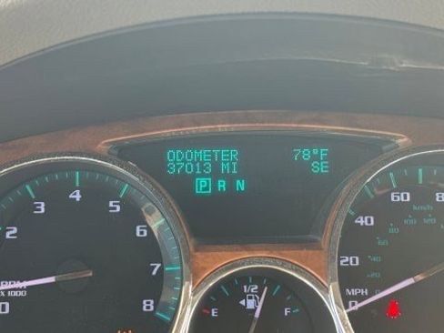 Used 2010 Buick Enclave CXL image 5