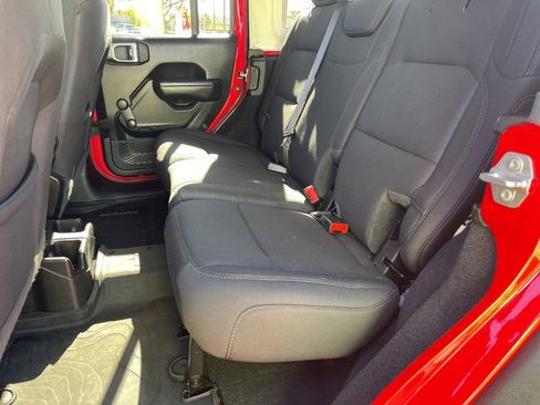 Used 2022 Jeep Wrangler Unlimited Sport image 9