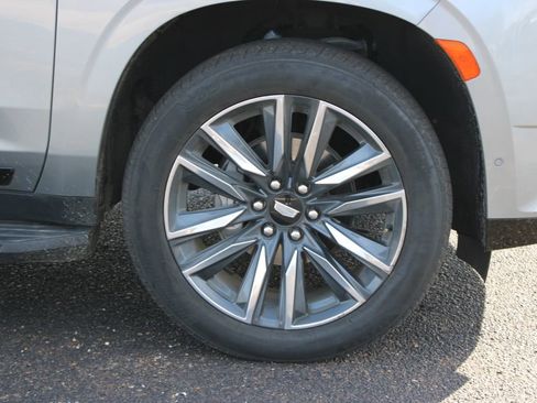 Used 2024 Cadillac Escalade Sport image 11