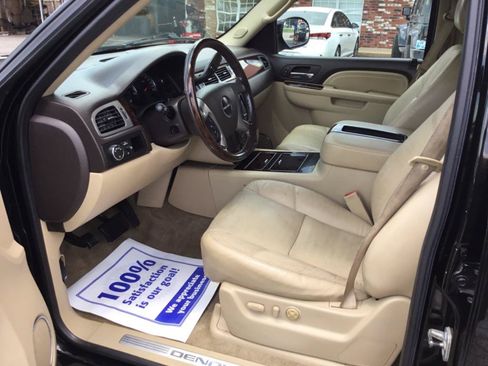Used 2010 GMC Yukon XL Denali AWD/4WD image 25