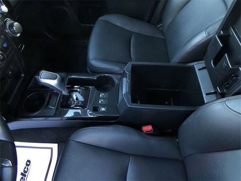 Used 2020 Toyota 4Runner TRD Off-Road Premium image 29